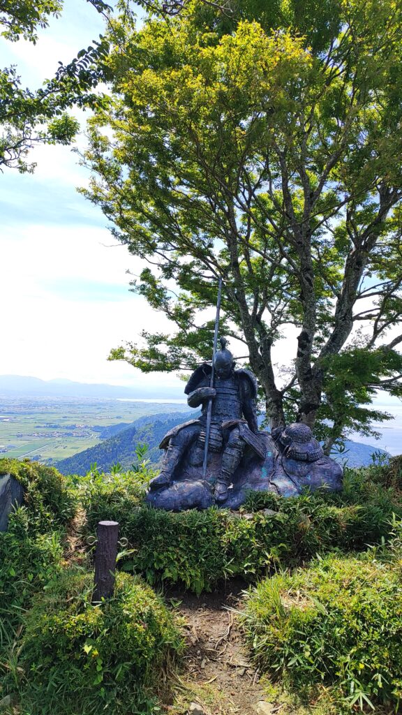 war memorial at the summit of Shizugatake